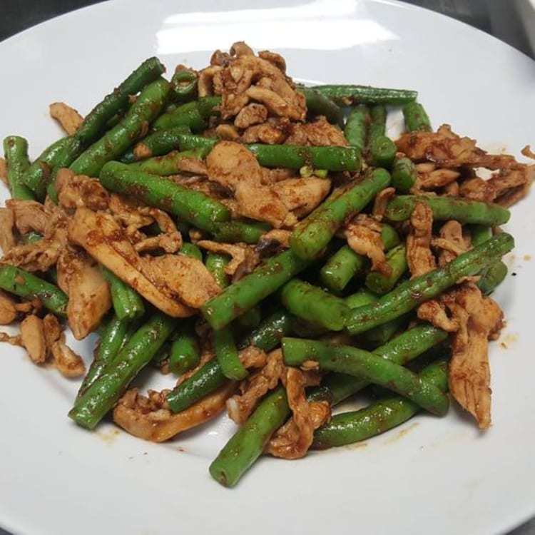 L - 28. Spicy Green Beens.